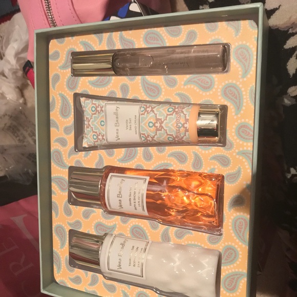 Vera Bradley set - Picture 3 of 6